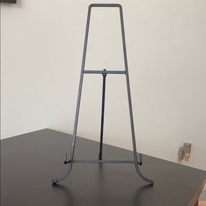 Stand for a picture, plate, etc